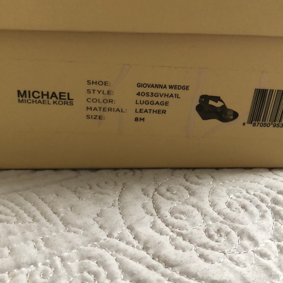 Micheal Kors wedge sandals - Picture 4 of 4